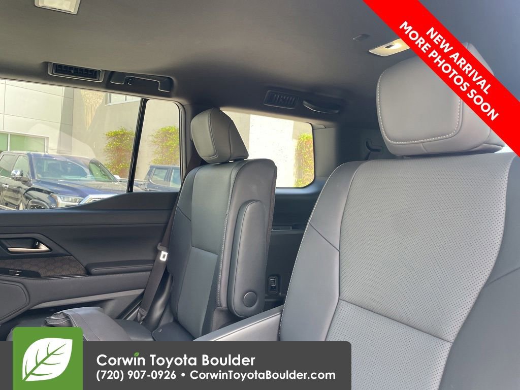 Used 2025 Lexus GX 550 w/ Accessory Package (2T) AWD/4WD image 12