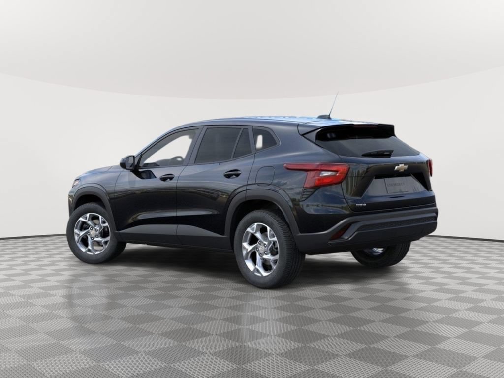 New 2026 Chevrolet Trax LS w/ LS Convenience Package FWD image 3