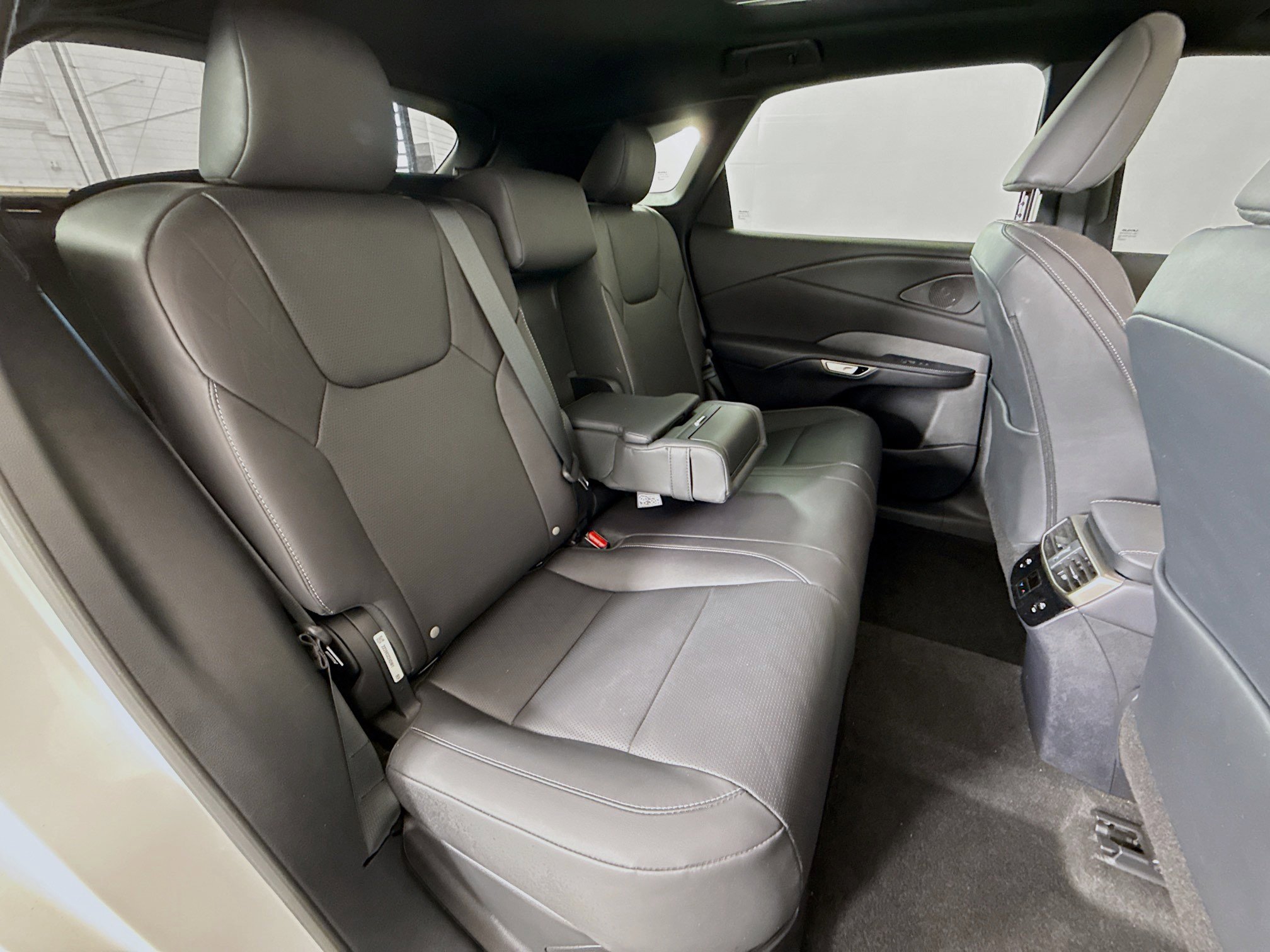 Used 2023 Lexus RX 350 w/ Accessory Package (Z1) image 25