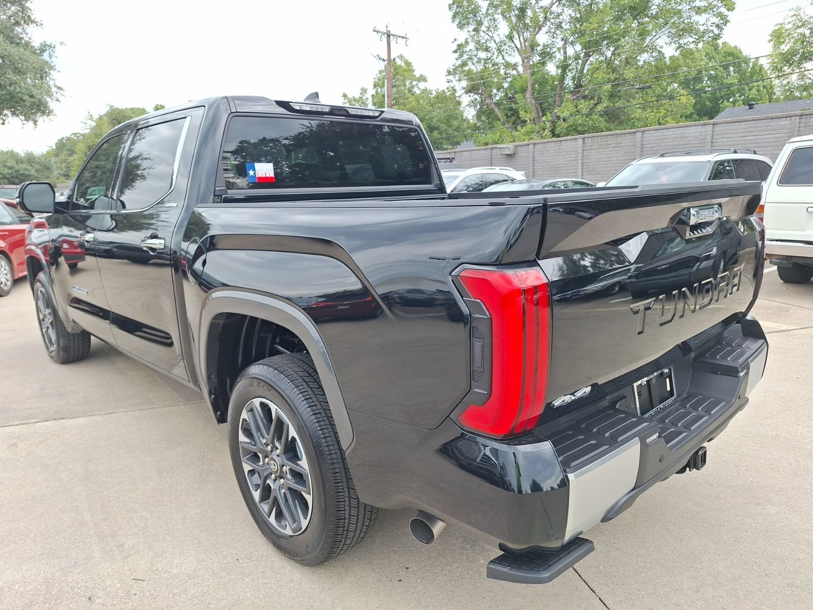 Used 2026 Toyota Tundra Limited AWD/4WD image 4