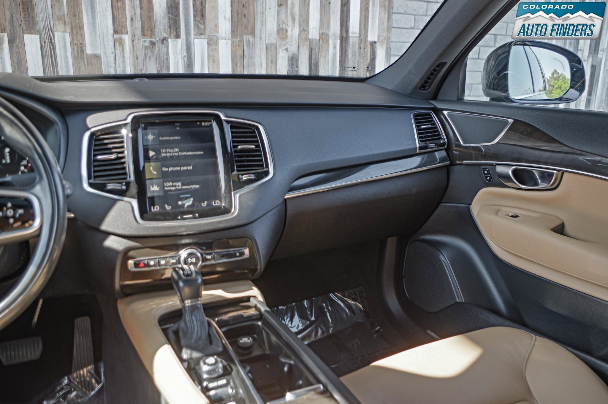 Used 2018 Volvo XC90 T6 Momentum w/ Convenience Package AWD/4WD image 17