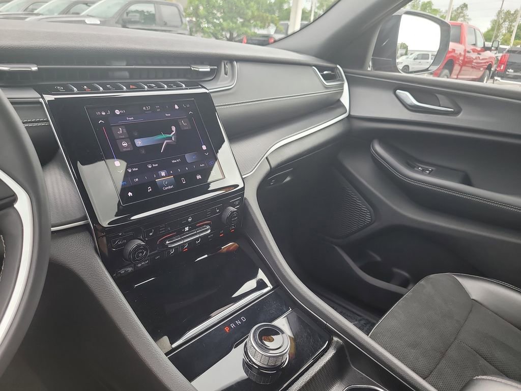 Certified 2024 Jeep Grand Cherokee L Altitude image 21