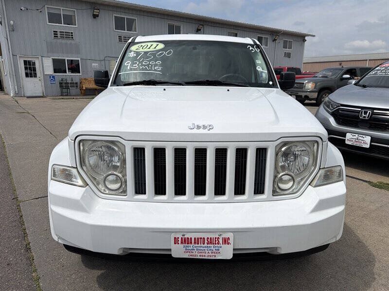 Used 2011 Jeep Liberty Sport AWD/4WD image 8