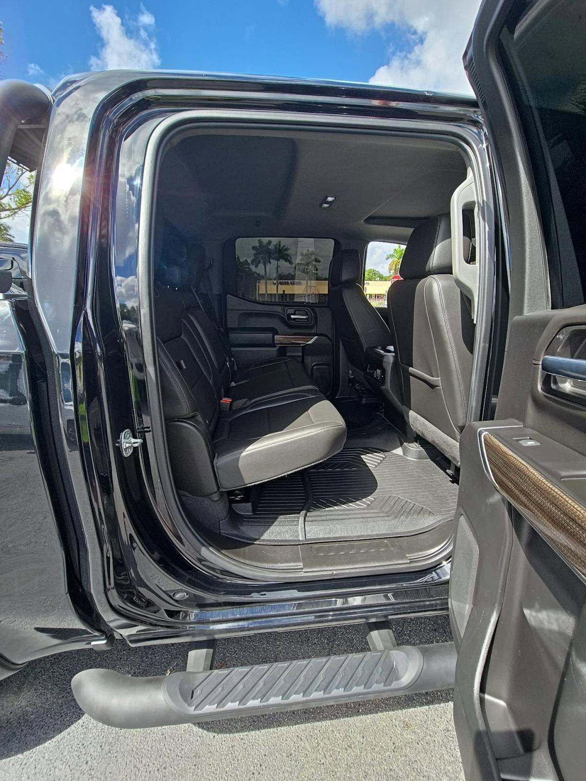 Used 2020 Chevrolet Silverado 1500 LT Trail Boss w/ Midnight Edition image 12