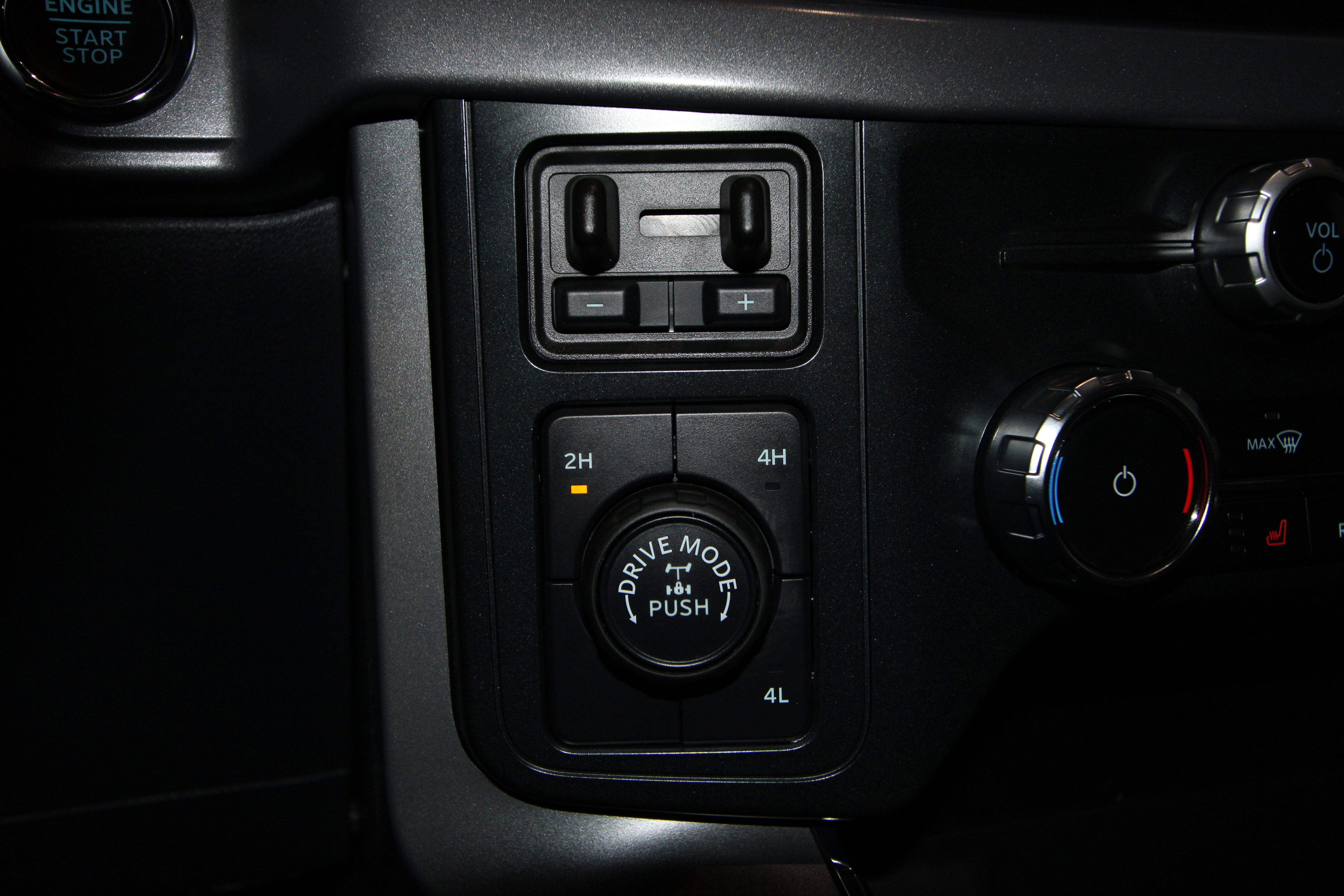 New 2025 Ford F150 XLT w/ Equipment Group 302A MID image 14