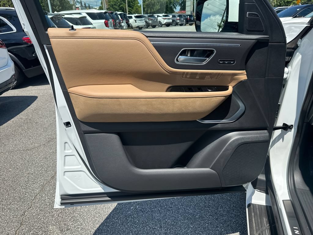 New 2027 INFINITI QX80 Luxe w/ Cargo Package RWD image 10