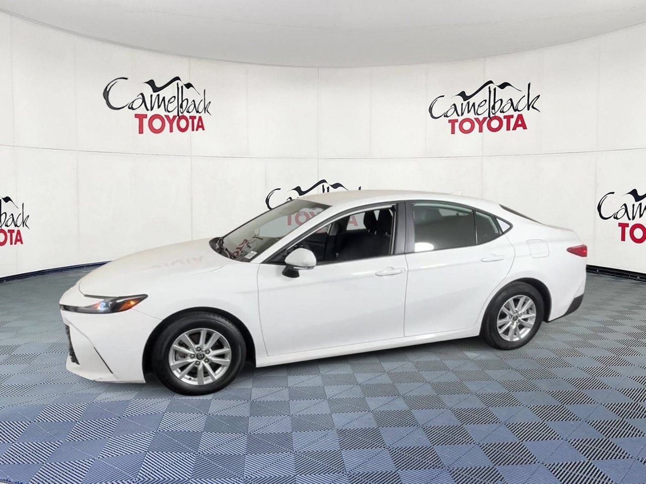 Used 2025 Toyota Camry LE FWD image 7