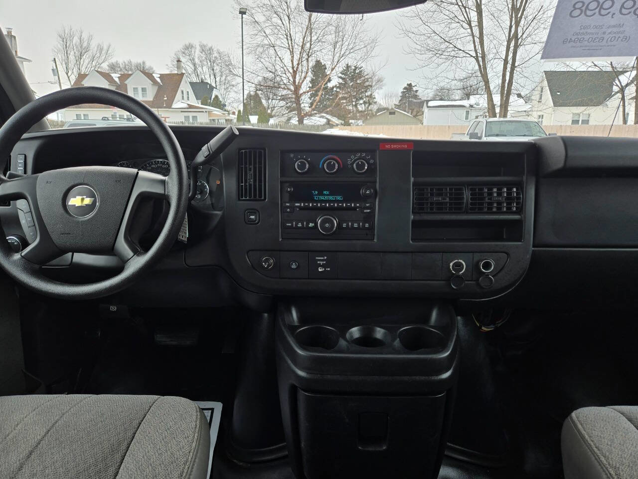 Used 2013 Chevrolet Express 3500 Extended RWD image 26