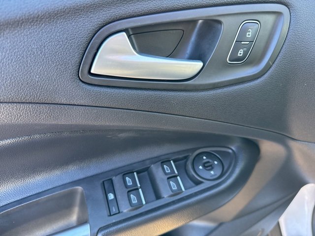Used 2019 Ford Escape SEL image 17