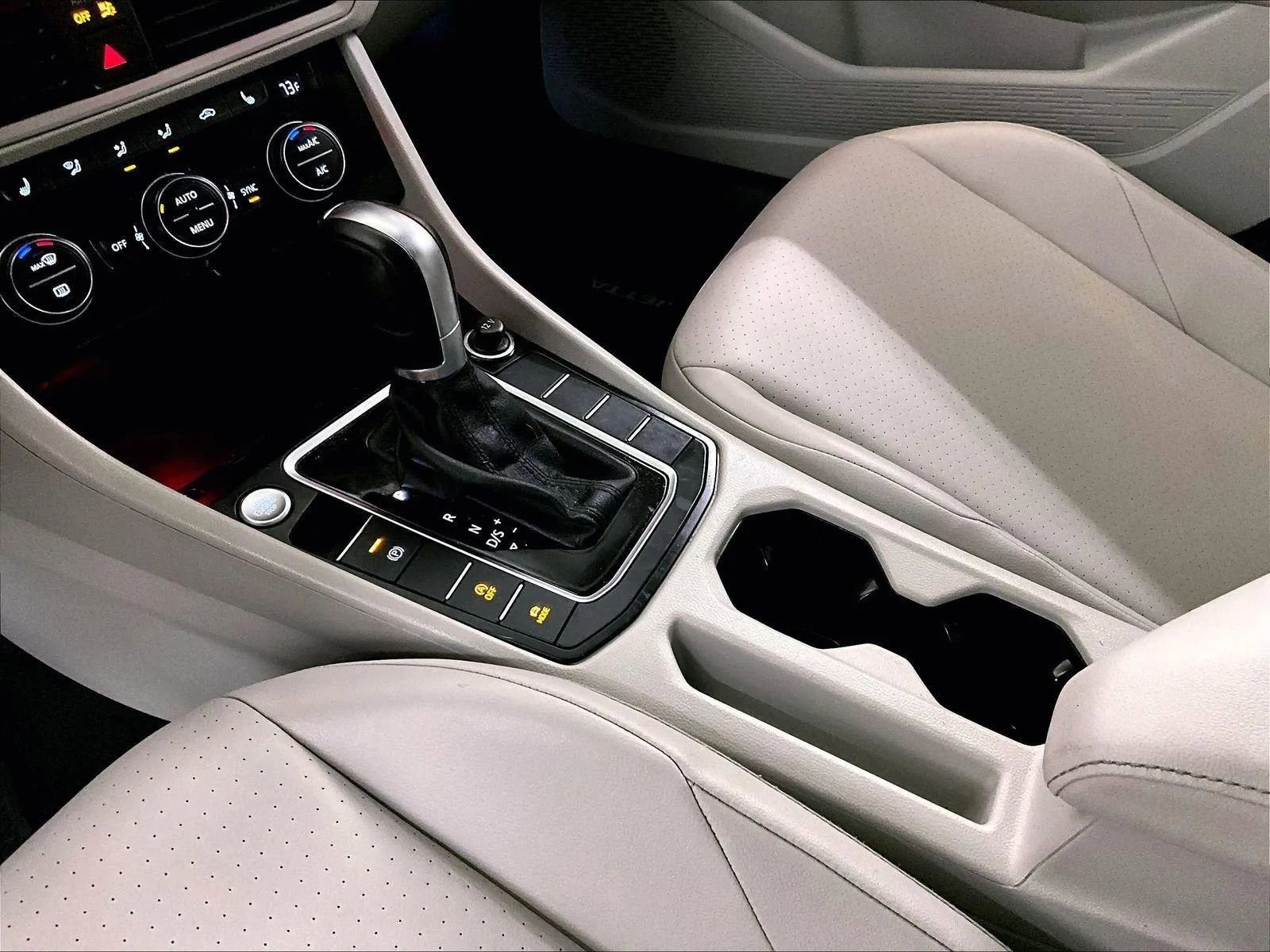 Used 2019 Volkswagen Jetta SEL image 16