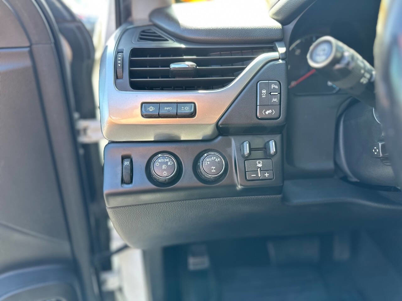 Used 2018 Chevrolet Tahoe Premier image 13