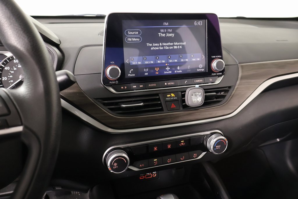 Used 2024 Nissan Altima 2.5 SV image 5