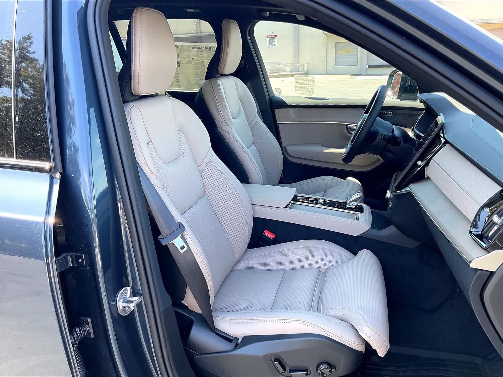 New 2026 Volvo XC90 T8 Ultra w/ Protection Package AWD/4WD image 32