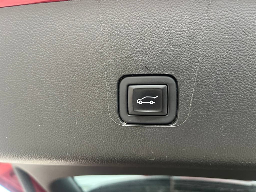 Used 2023 Chevrolet Traverse LT AWD/4WD image 14
