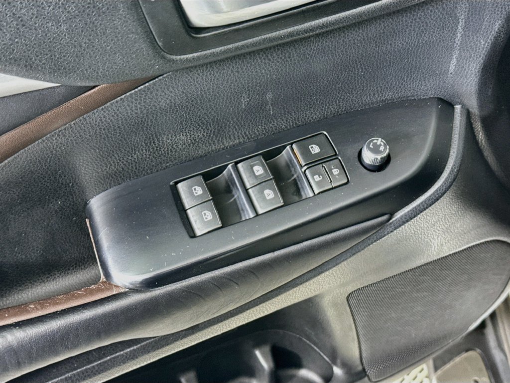 Used 2019 Toyota Highlander XLE AWD/4WD image 19