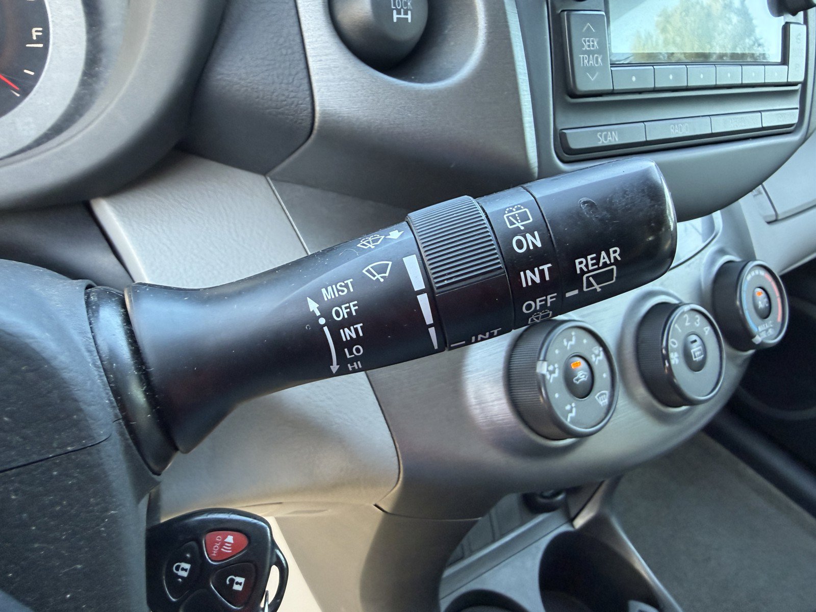 Used 2012 Toyota RAV4 4WD w/ Value Pkg image 21