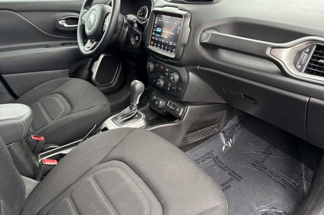 Used 2022 Jeep Renegade Latitude w/ Convenience Group image 18