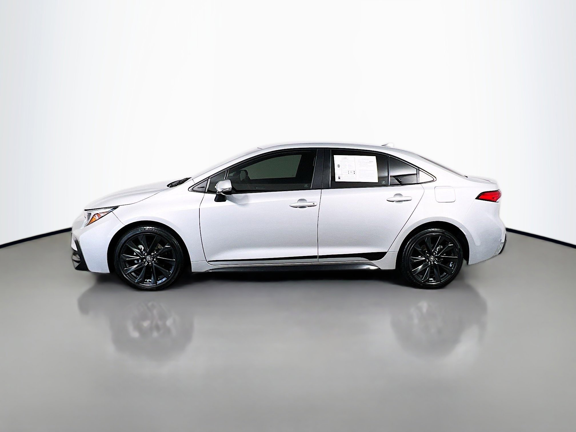 Used 2023 Toyota Corolla SE image 9
