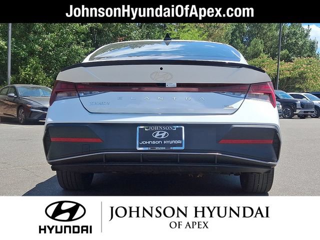 Certified 2025 Hyundai Elantra SEL FWD image 23