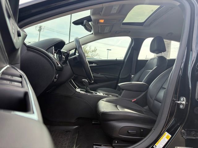 Used 2017 Chevrolet Cruze Premier image 6