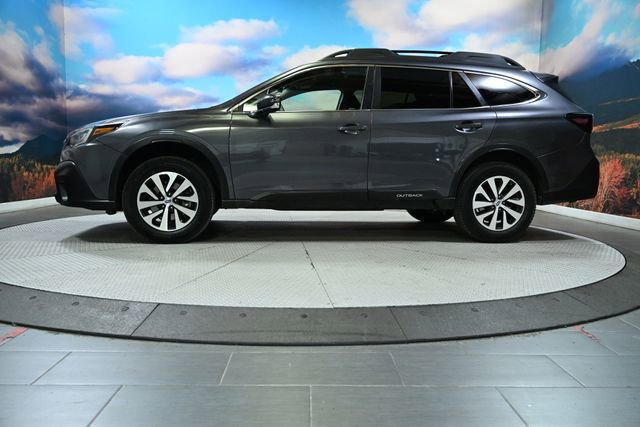 Used 2022 Subaru Outback Premium AWD/4WD image 4