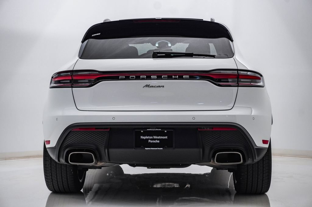 Certified 2025 Porsche Macan AWD/4WD image 10