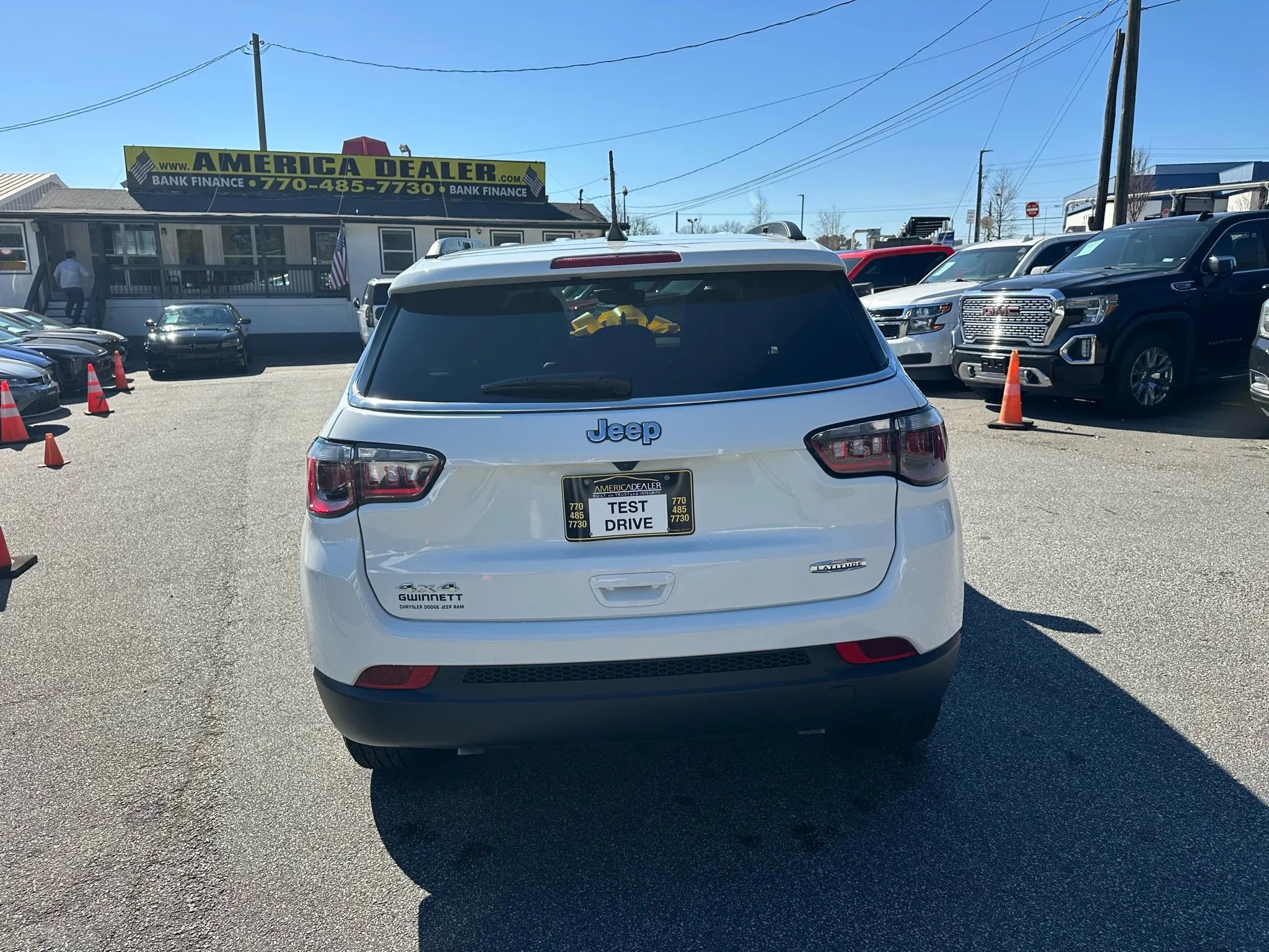 Used 2025 Jeep Compass Latitude AWD/4WD image 7