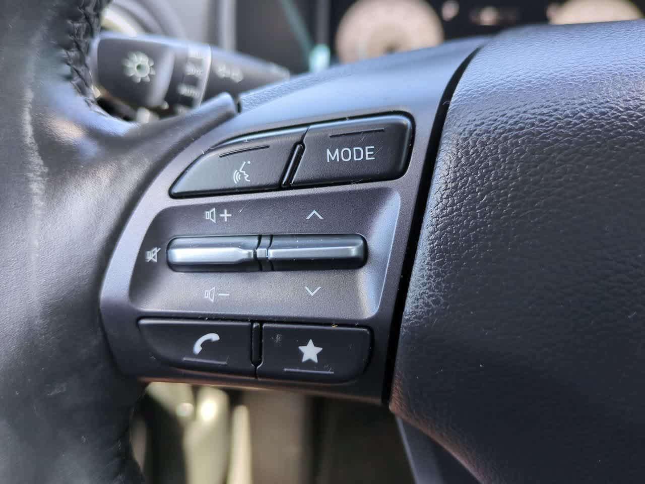 Used 2023 Hyundai Kona Limited AWD/4WD image 23