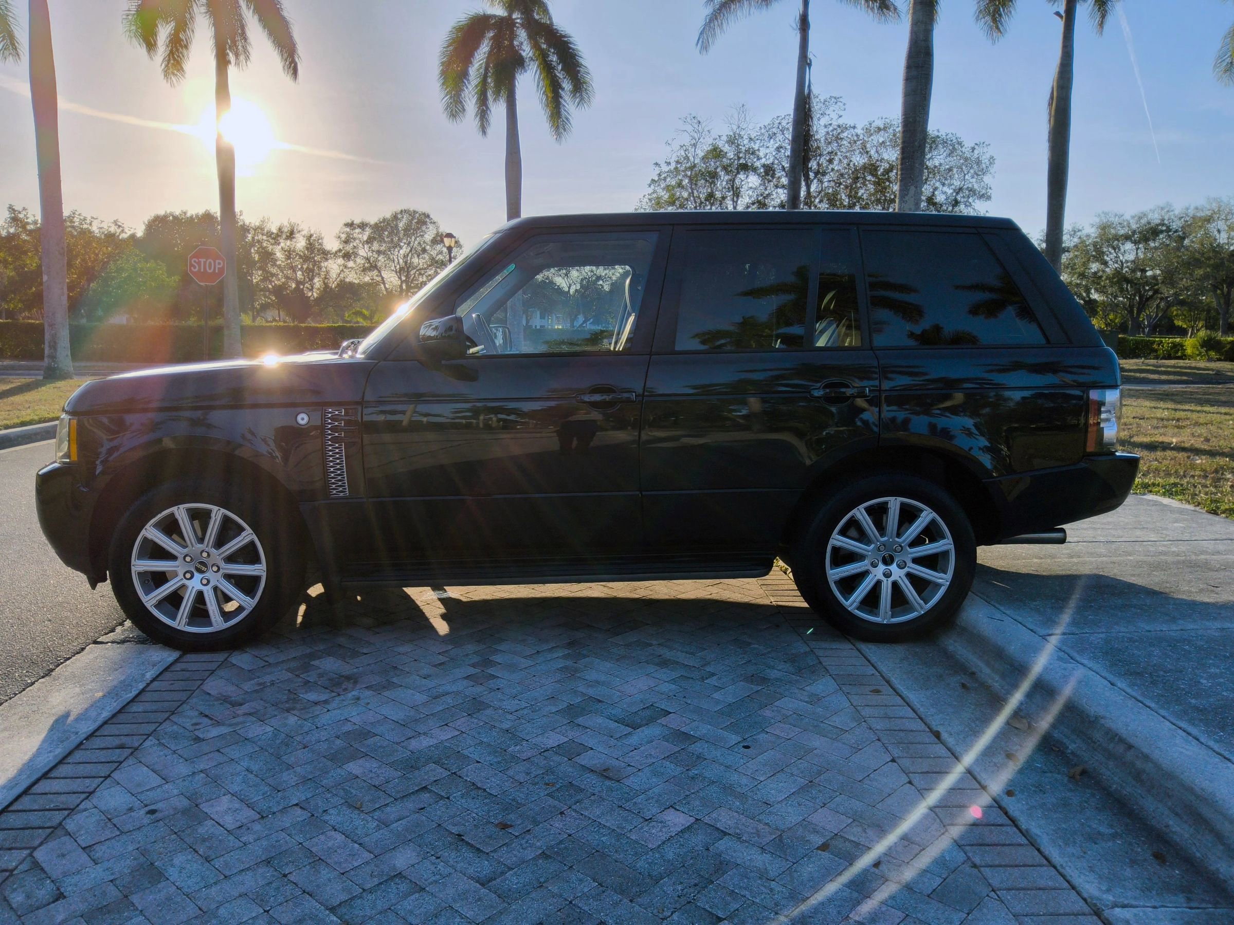 Used 2012 Land Rover Range Rover Supercharged image 15