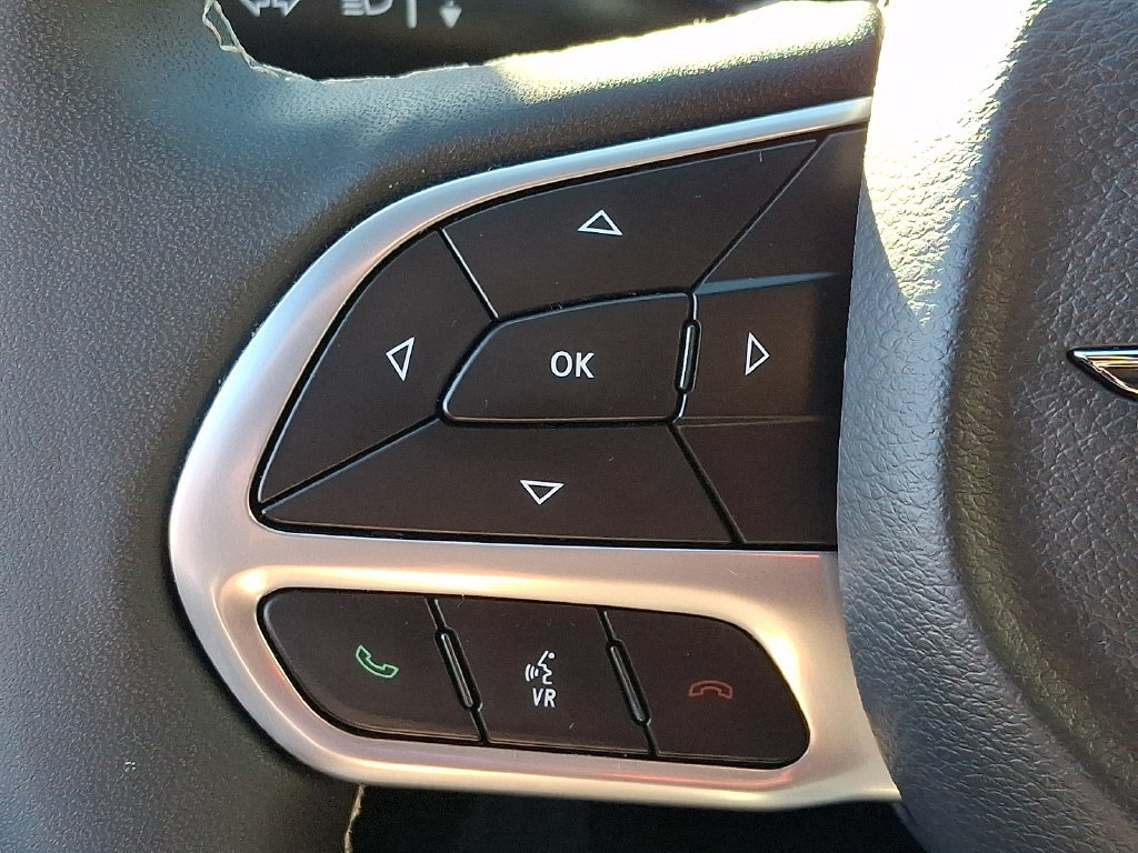 Certified 2026 Chrysler Pacifica Select FWD image 26