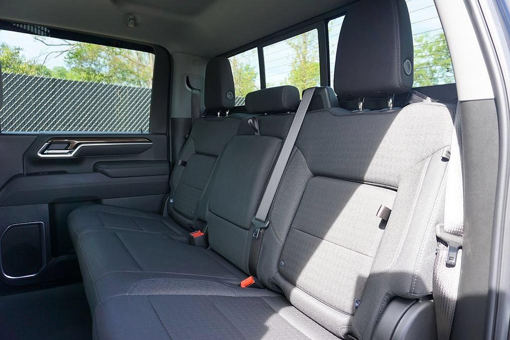 Used 2025 Chevrolet Silverado 2500 LT w/ All Star Edition AWD/4WD image 37