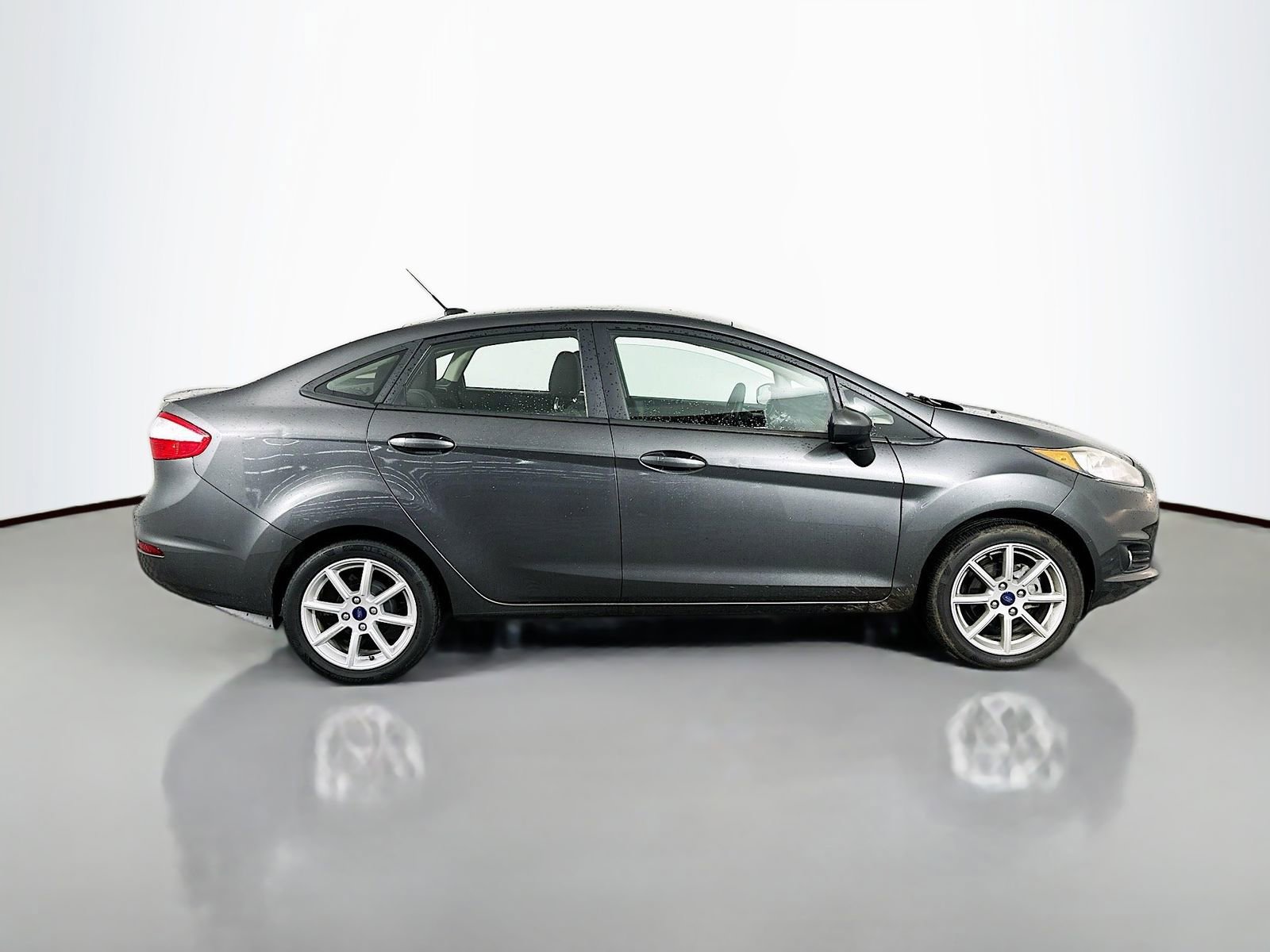 Used 2019 Ford Fiesta SE w/ Equipment Group 201A image 9