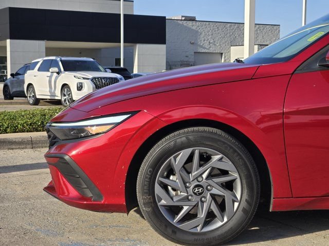 Certified 2025 Hyundai Elantra Hybrid FWD image 10