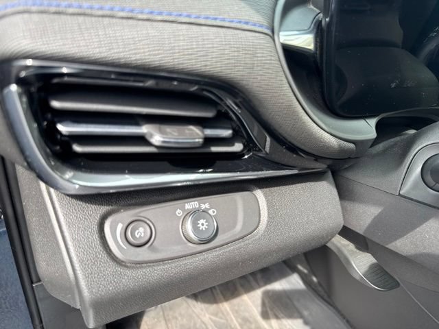 Used 2024 Buick Envista Sport Touring w/ Convenience I Package FWD image 19
