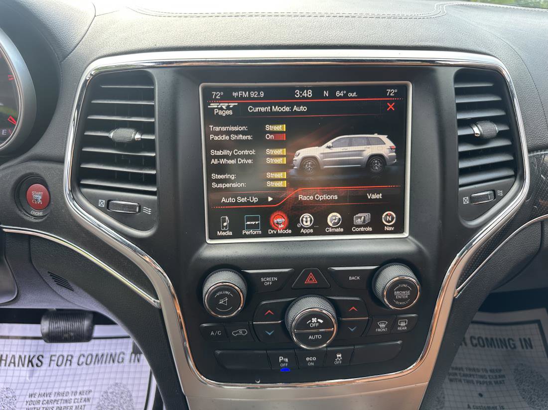 Used 2016 Jeep Grand Cherokee SRT image 15