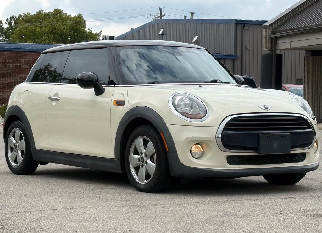 Used 2018 MINI Cooper 2-Door Hardtop FWD image 7