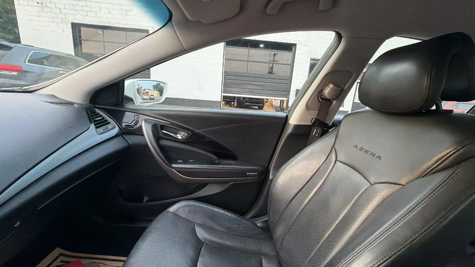 Used 2017 Hyundai Azera FWD image 45