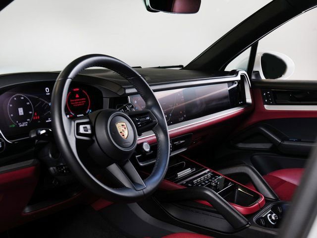 Used 2024 Porsche Cayenne AWD/4WD image 18