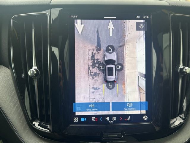 Certified 2025 Volvo XC60 B5 Plus image 24