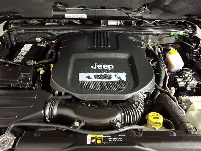 Used 2018 Jeep Wrangler Sahara w/ Connectivity Group image 27