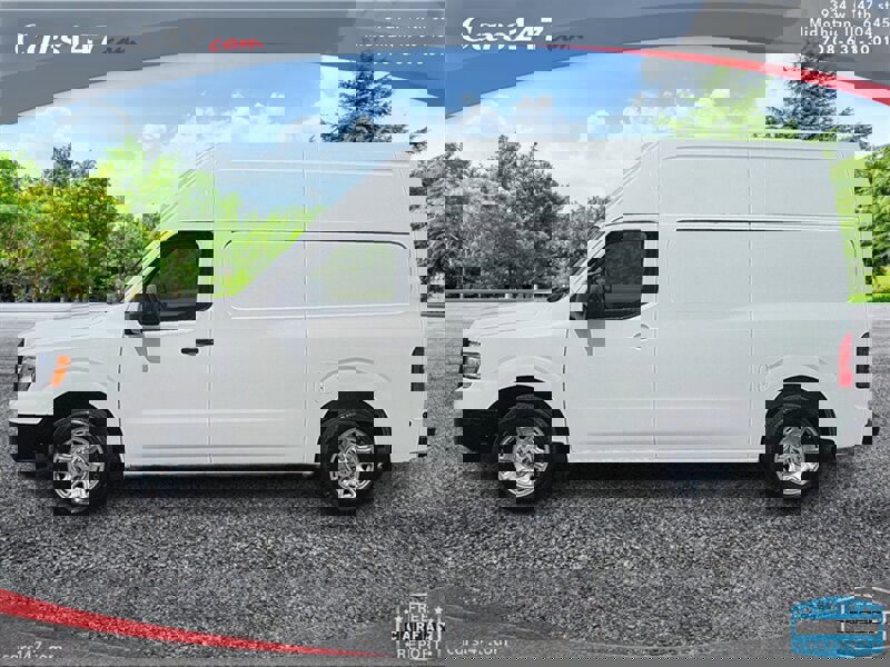 Used 2021 Nissan NV 2500 SV image 2