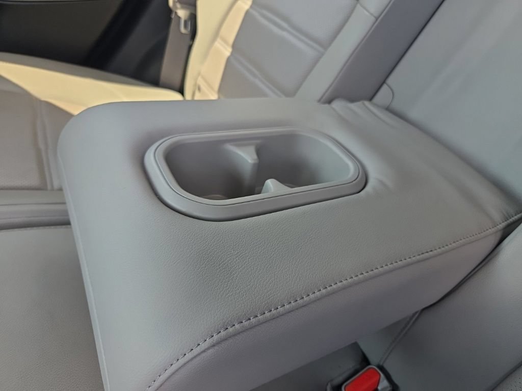 Used 2018 Honda CR-V Touring image 14