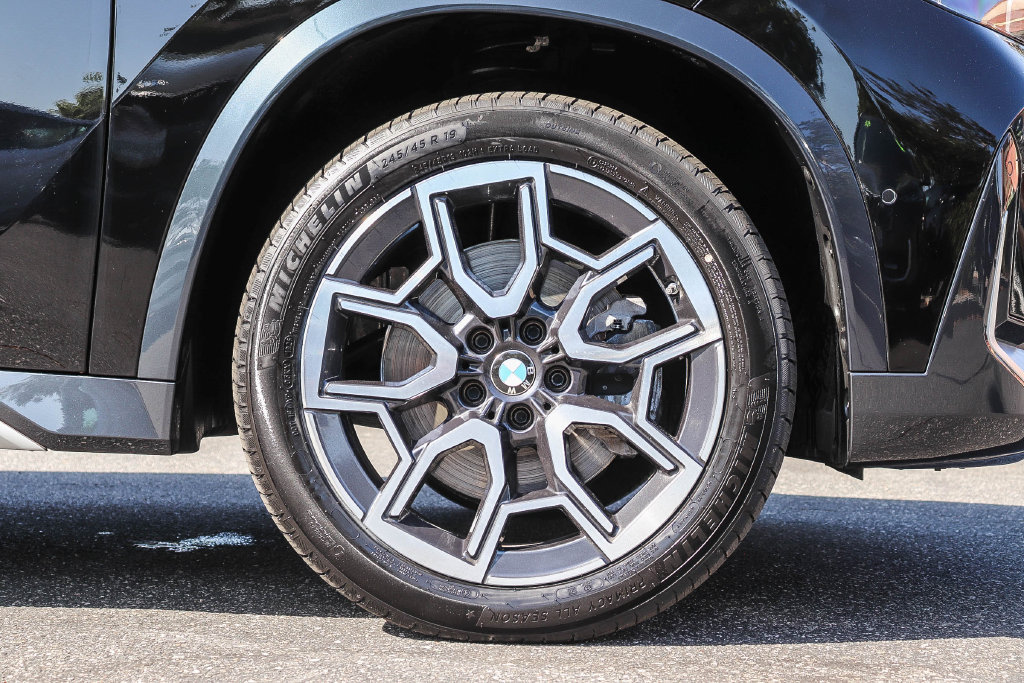 Certified 2024 BMW X1 xDrive28i w/ Convenience Package AWD/4WD image 9