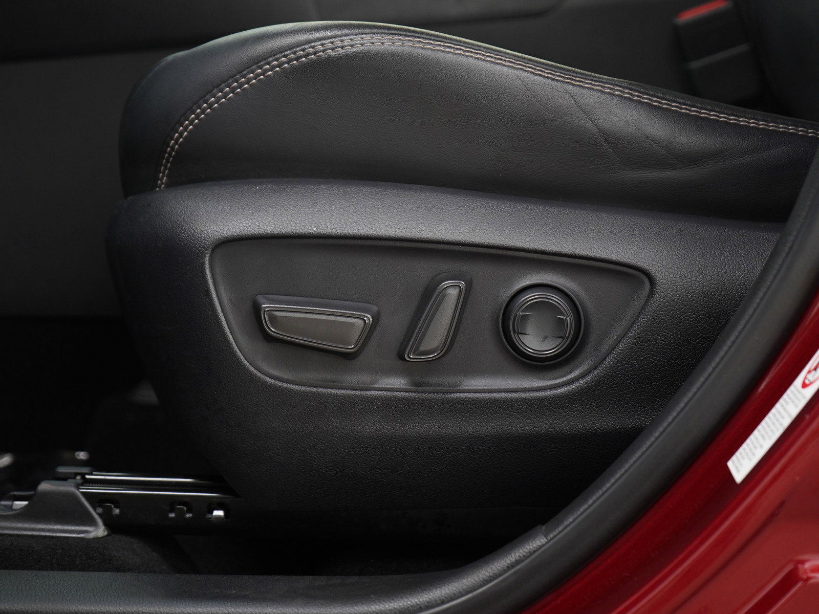 Used 2019 Toyota RAV4 Limited AWD/4WD image 22