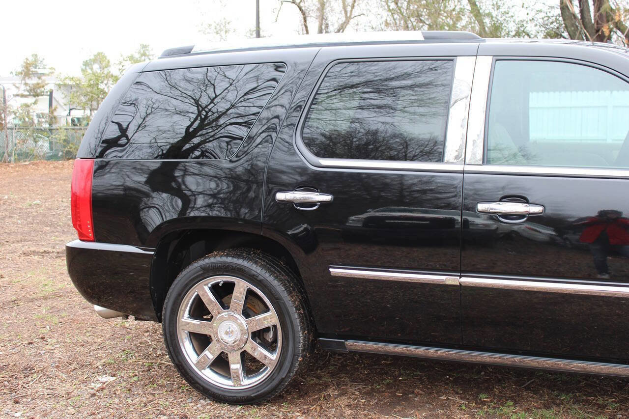 Used 2009 Cadillac Escalade AWD image 5