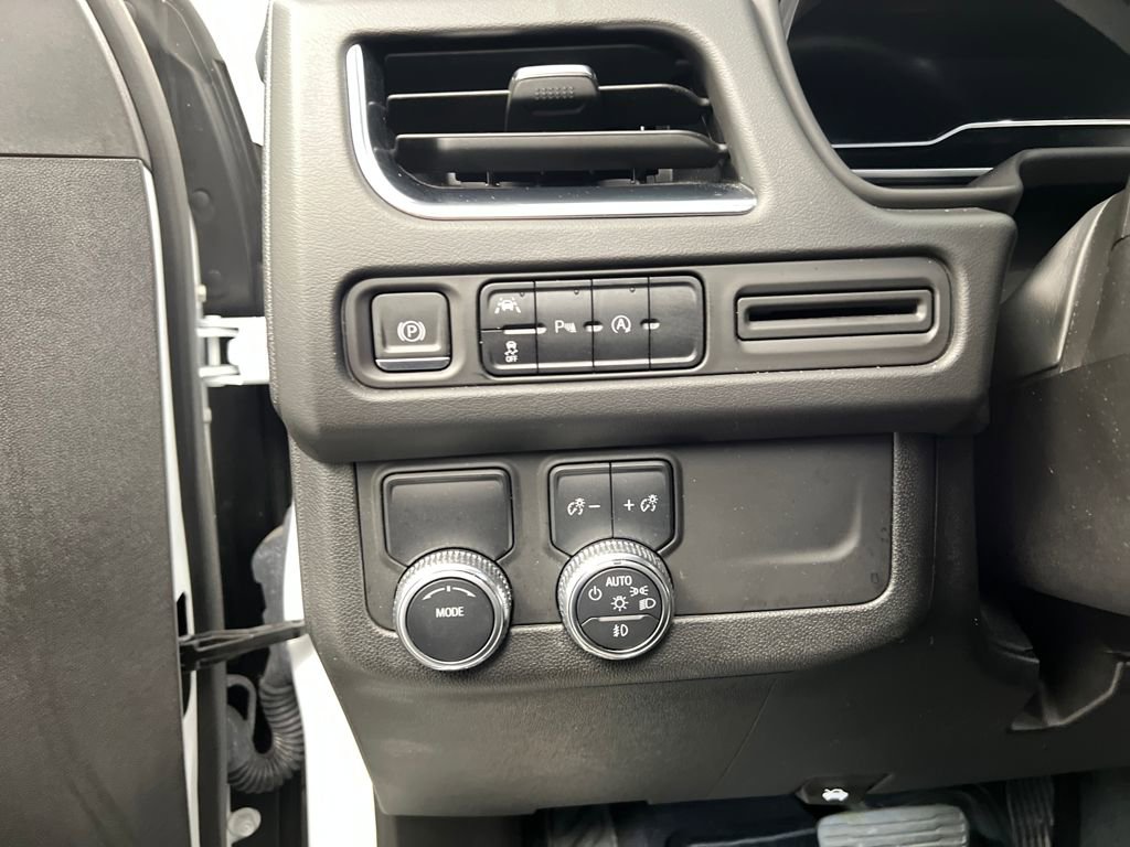 Used 2023 GMC Yukon SLT image 13