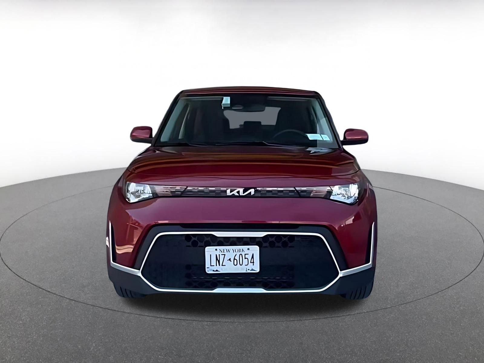 Used 2025 Kia Soul LX w/ LX Technology Package FWD image 9