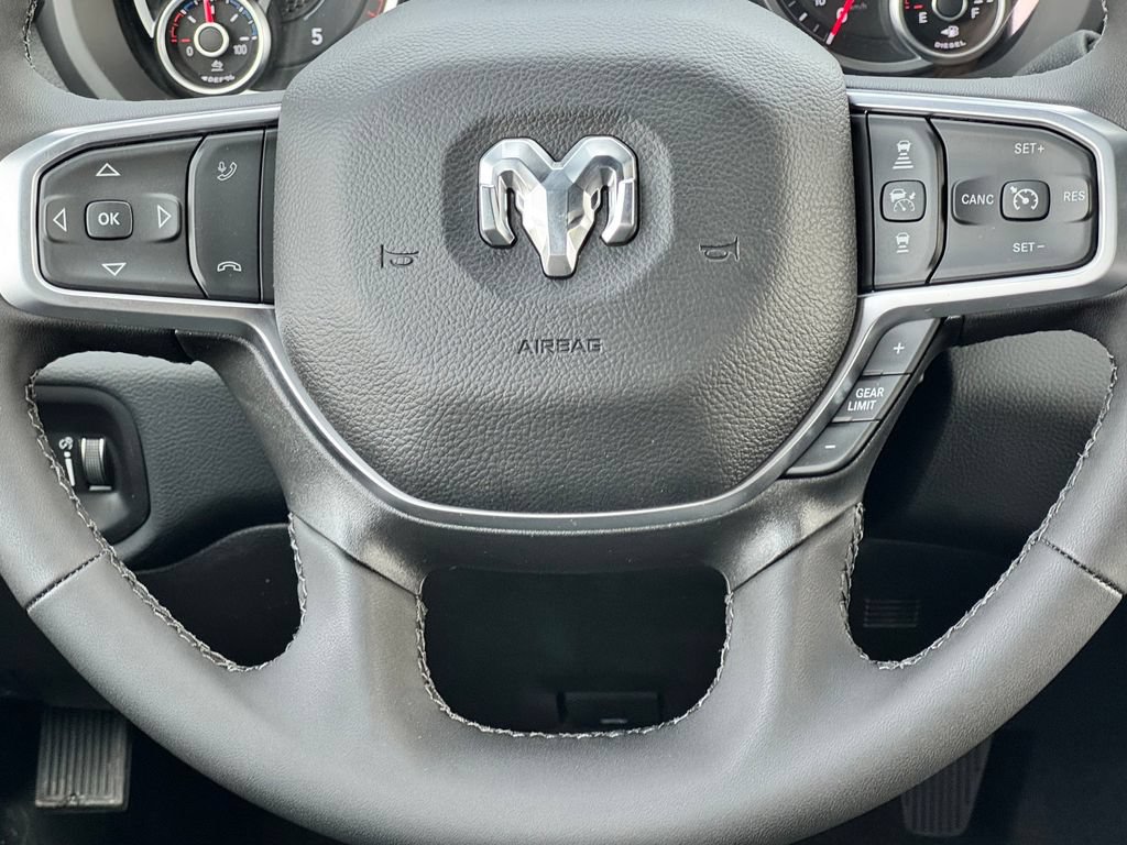 New 2026 RAM 2500 Big Horn AWD/4WD image 17