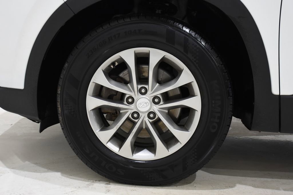 Used 2020 Hyundai Santa Fe SE image 6