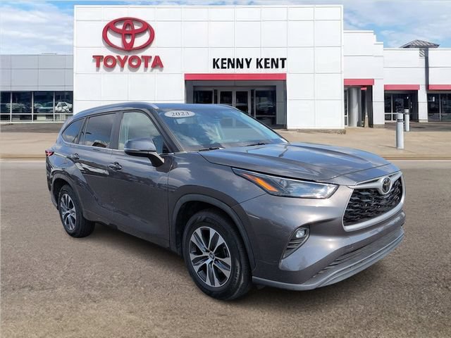 Used 2023 Toyota Highlander XLE